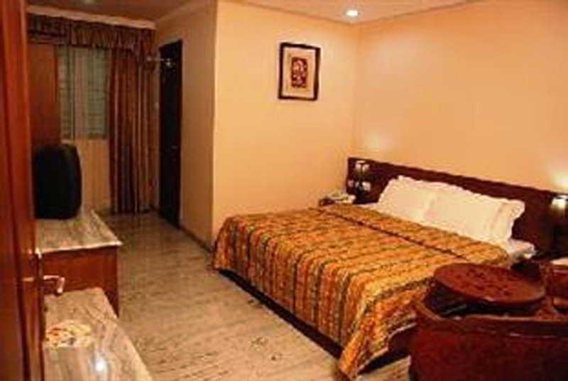 Grand Seasons Hotel Kochi Luaran gambar